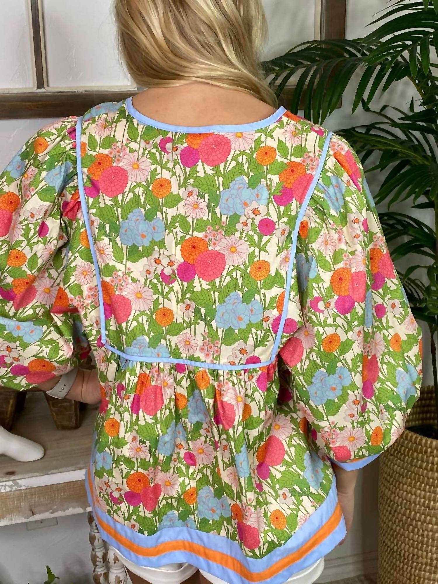 Entro - Three Quarter Split Neck Blouse
