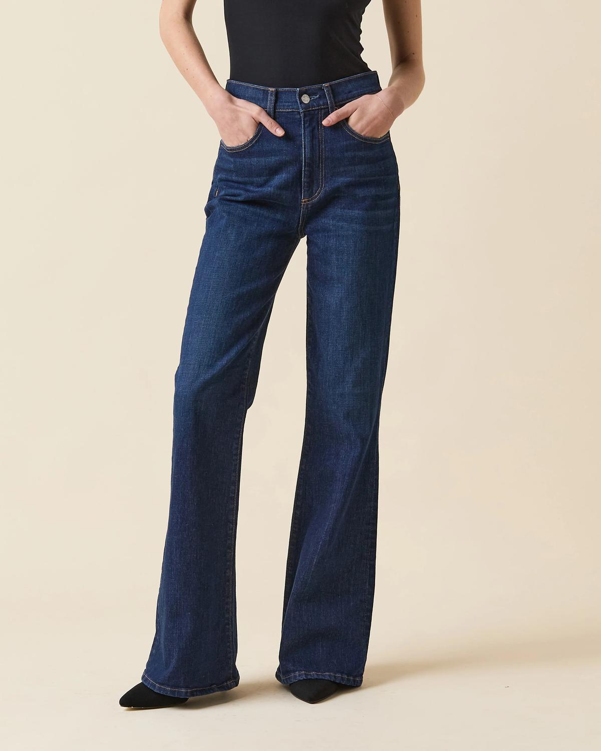 Le Jean Gigi Skinny Flare Jeans in zoe - women's jeans - detail view