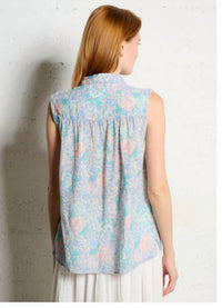 Maison Hotel - Sleeveless V-neck Shirt