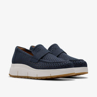 Clarks Women's Loriini Edge Shoe in navy nubuck - women's sneaker