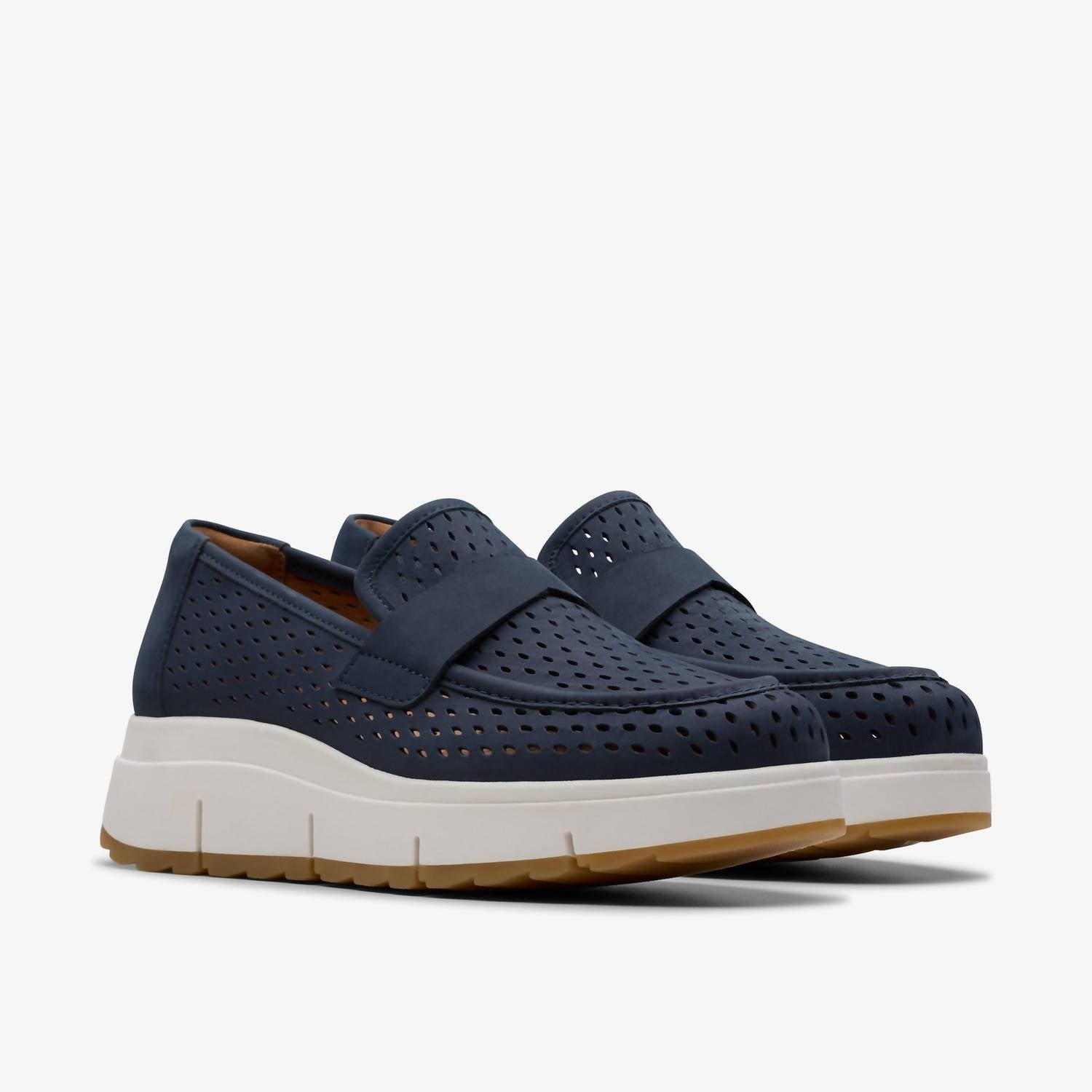 Clarks Women's Loriini Edge Shoe in navy nubuck - women's sneaker