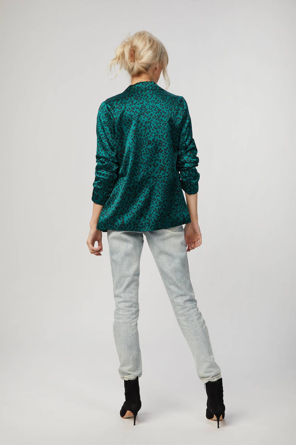 OLLIE BLAZER