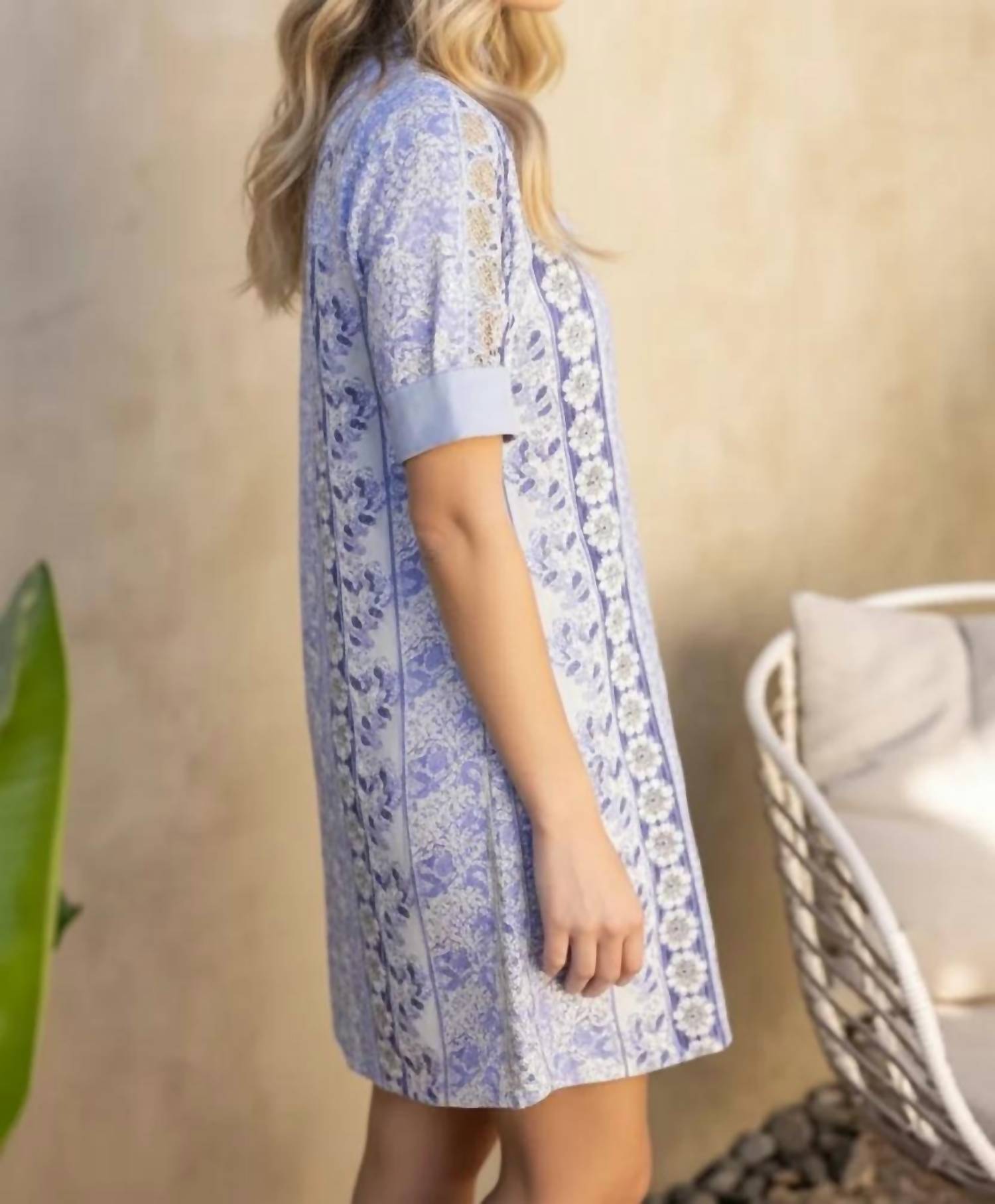 Voy - Embroidered Midi Dress