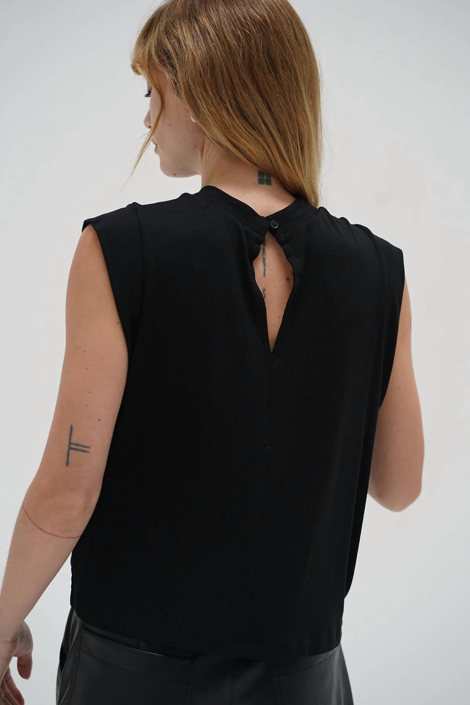 Callahan Oren Ribbed Top in black - women's shirt - detail view