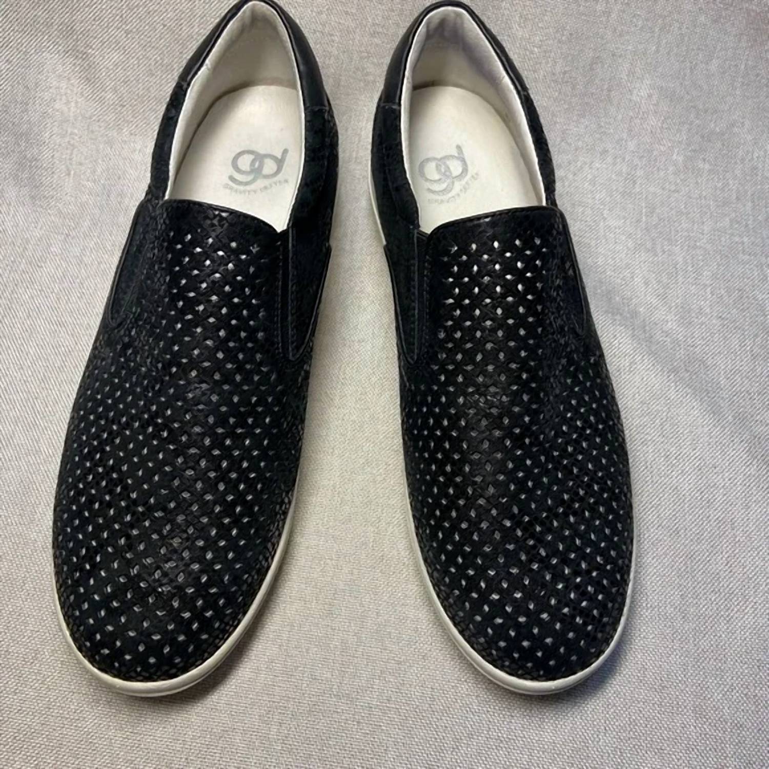 Gravity Defyer Women's Clara Shoe in black - women's flats - detail view