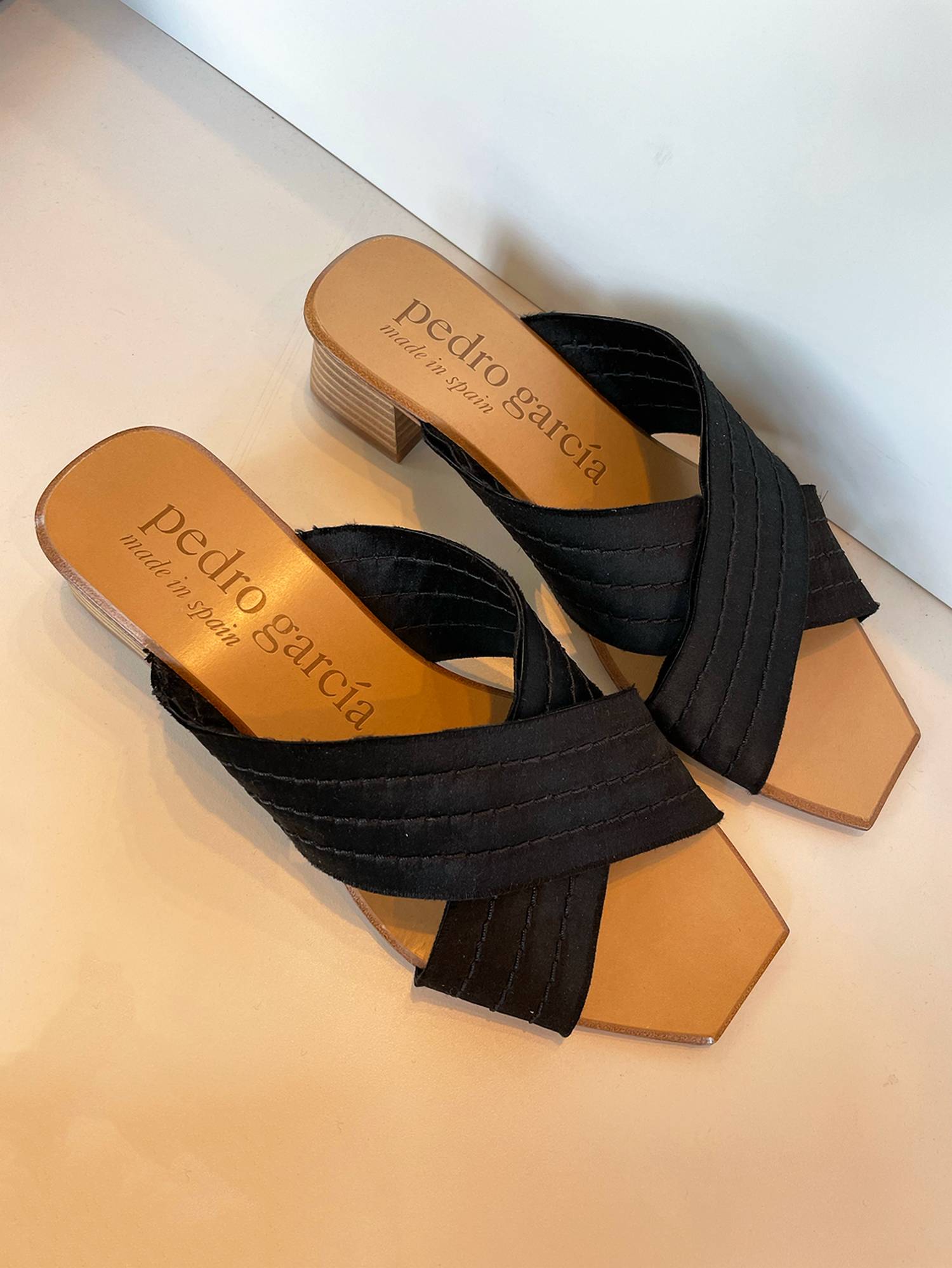 Pedro Garcia - Women's Zumia Satin Mule Sandal