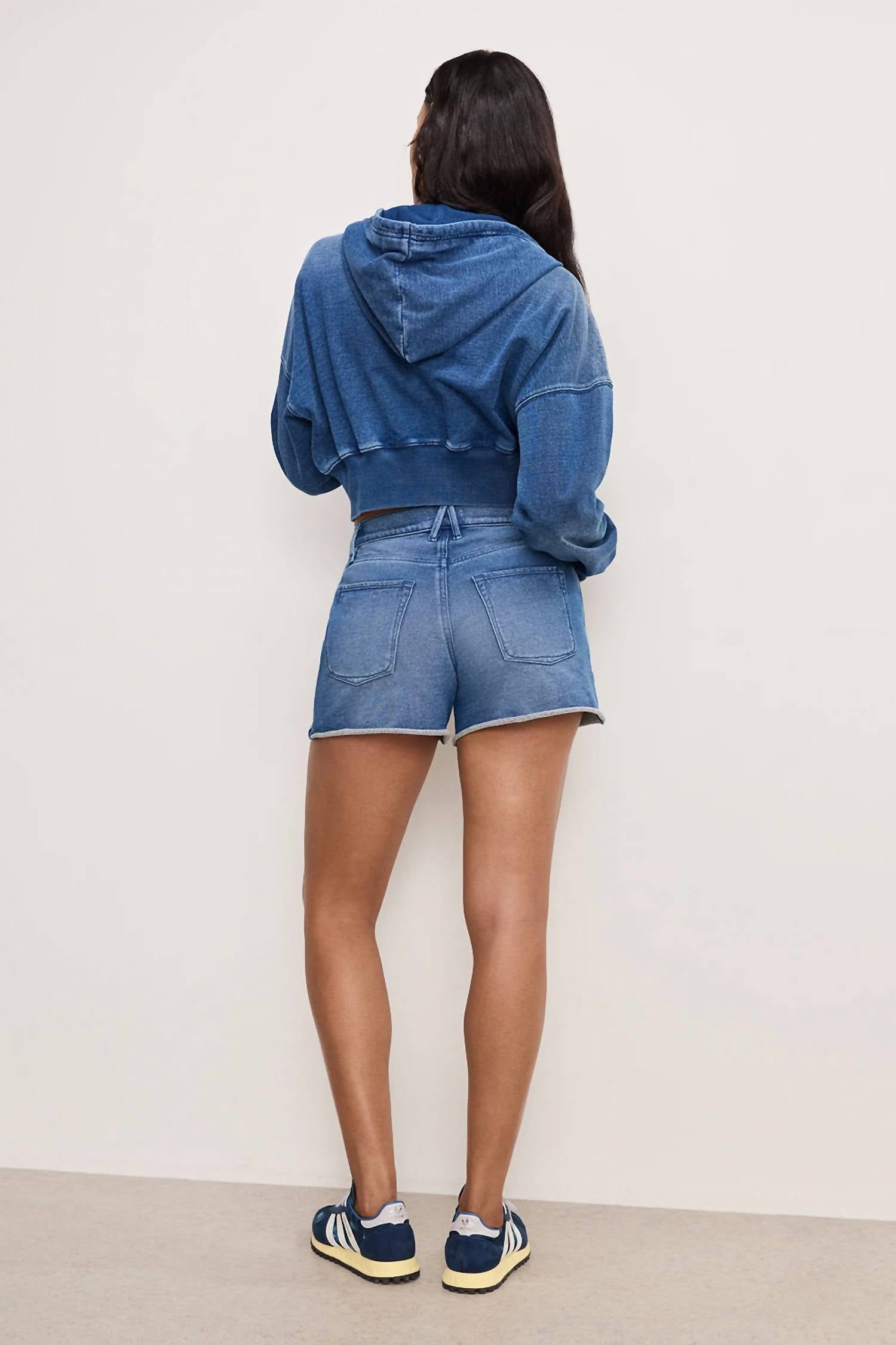 Good American - Jeanius Good 90s Jean Short