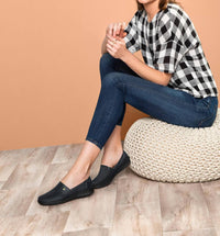 Andrea - Women's Flat Moccasins