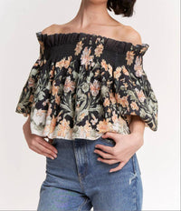 En Saison - Iris Trapeze Off-shoulder Blouse