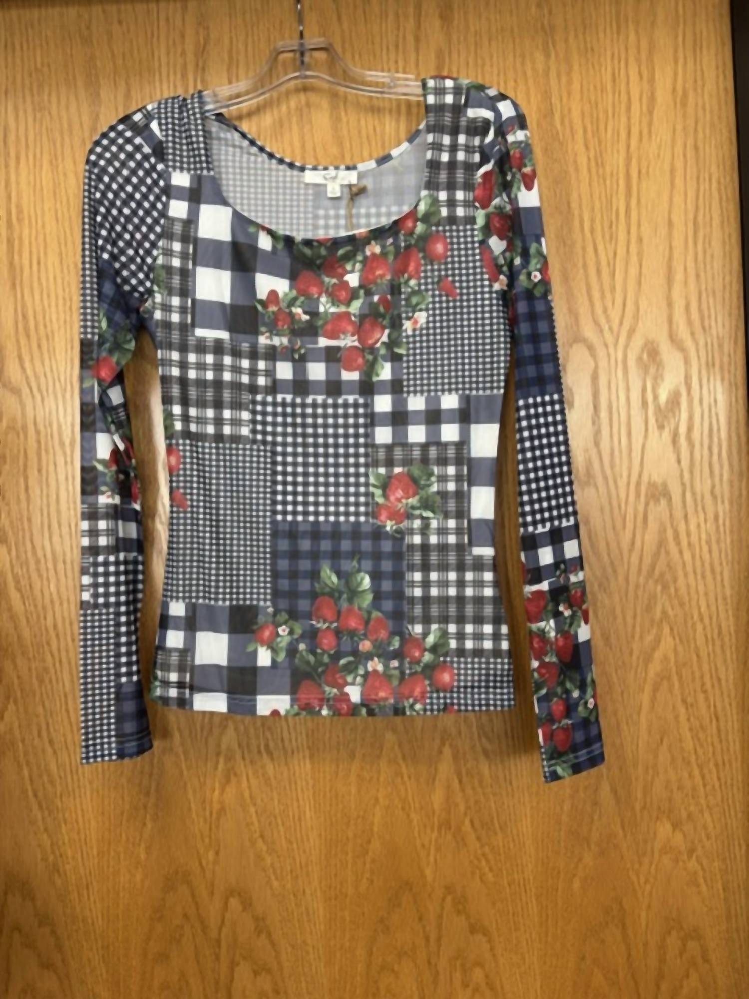 Easel - Women's Long-Sleeve Knit Top