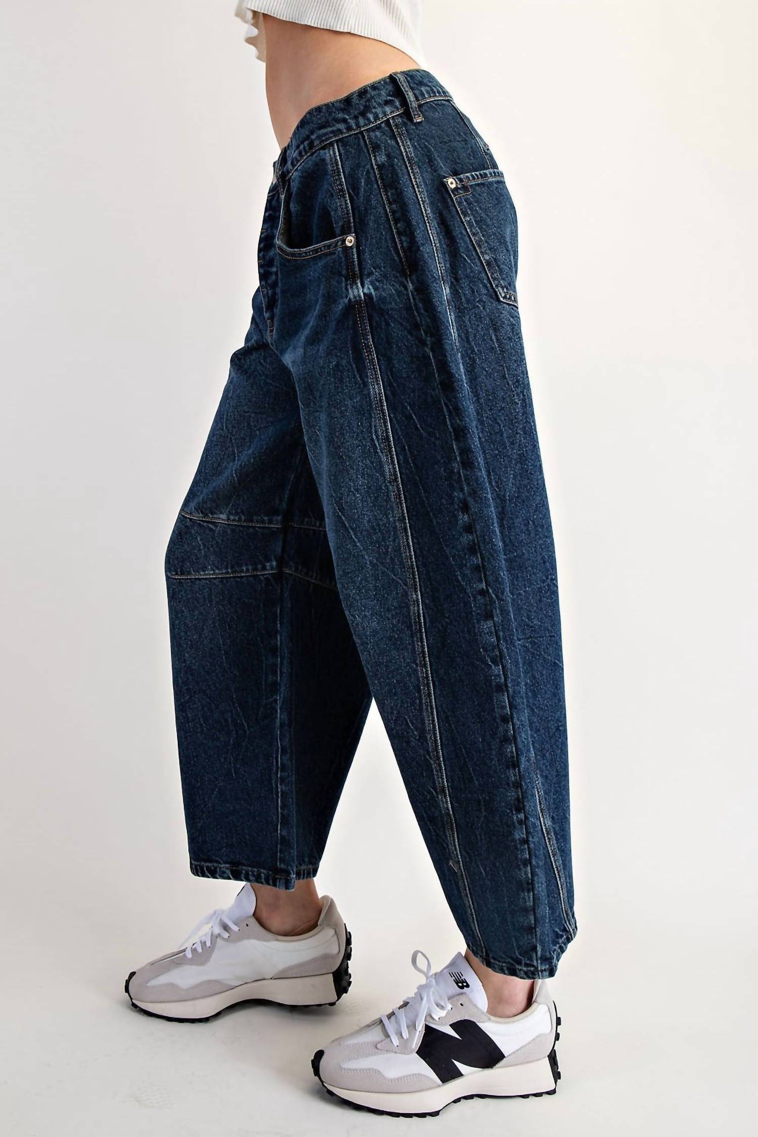 Ee:Some - Barrel Leg Jeans