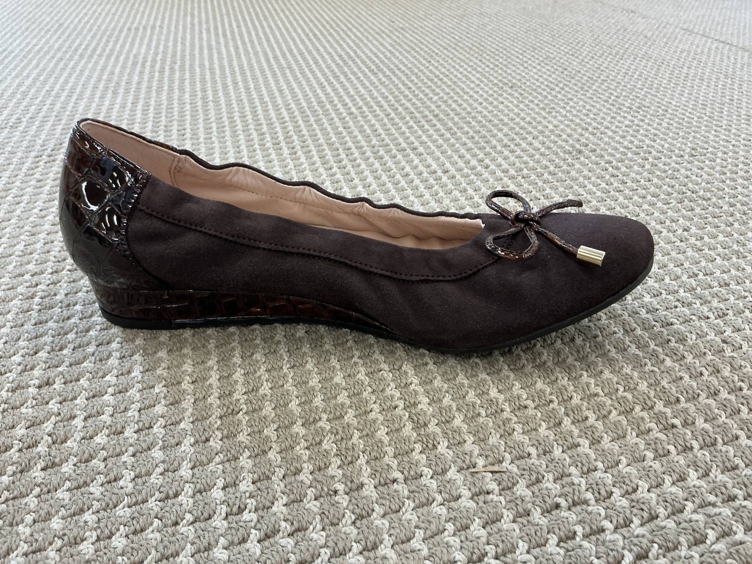 Lalisa - Women's Suede Flats