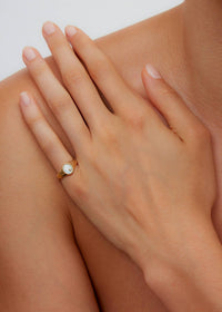 Yvonne Leon - Women's Chevalière Oval Ring