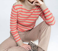 Vilagallo Sweater in beige and red - women's sweater - detail view