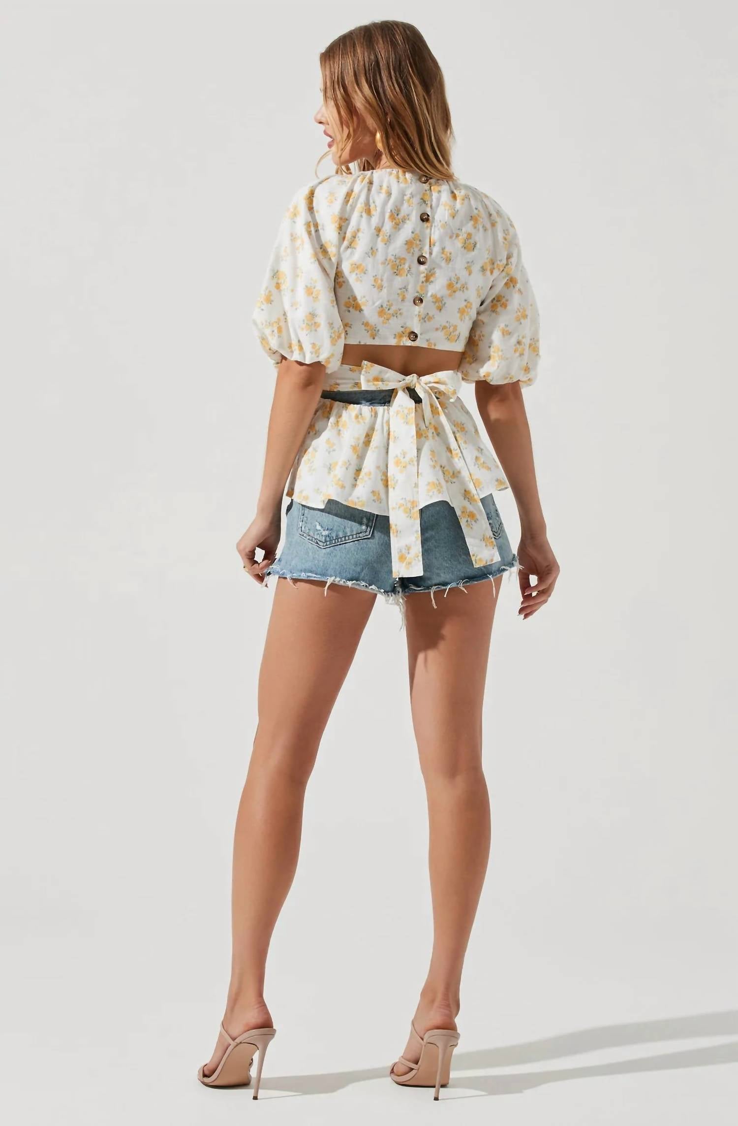 Astr - Vendetti Short Puff Sleeve Top