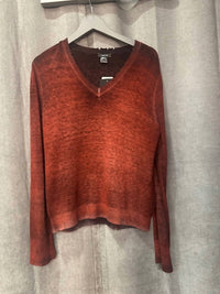 Avant Toi Women's Cashmere Jumper in bordeaux - women's sweater