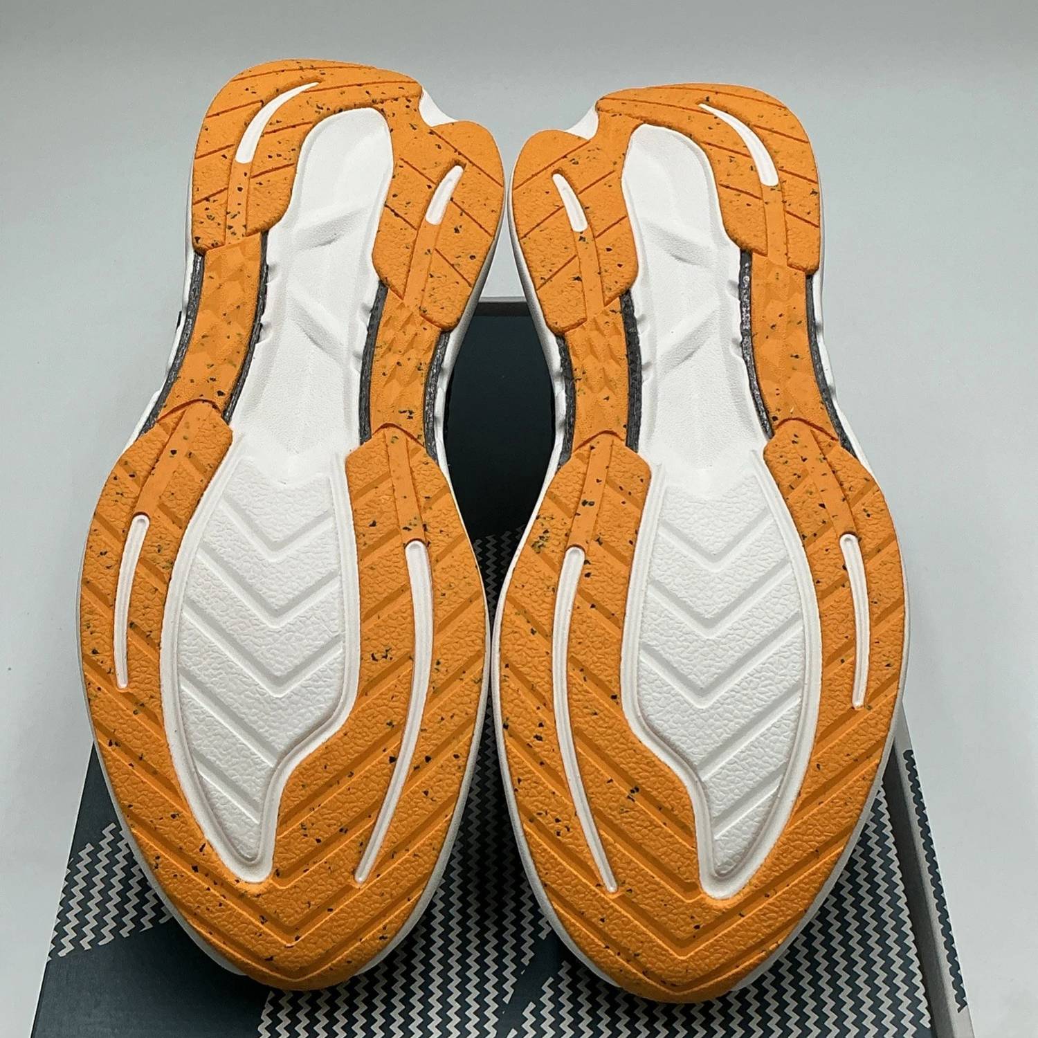Rabbit - Men's Dream Chaser Running Shoes