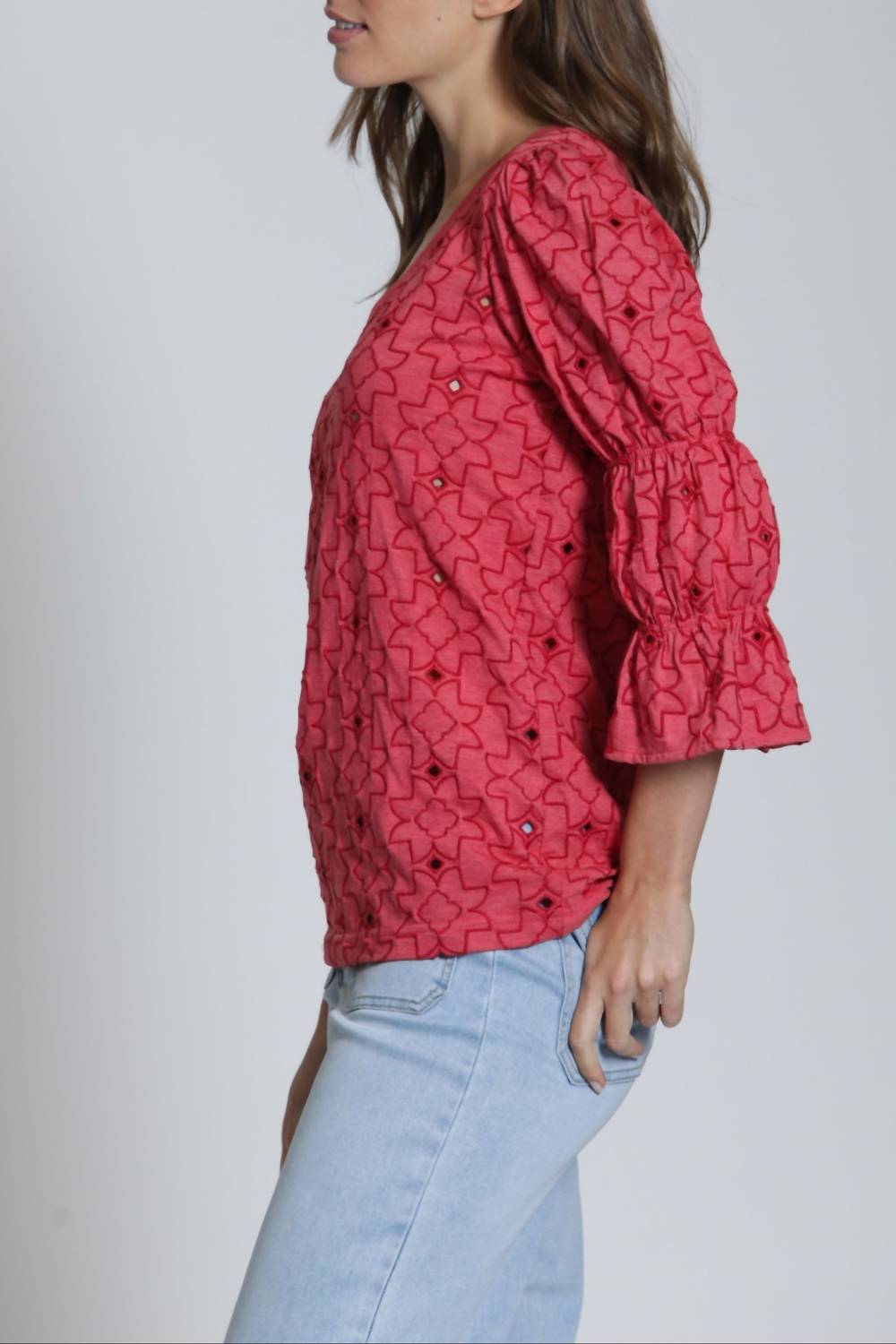 Apny - Eyelet Grace V Neck Shirt