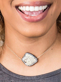 Southern Grace - Women's Stone And Crystal Pendant Chain Choker