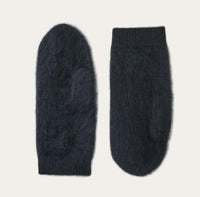 Lisa Yang - Brushed Mittens
