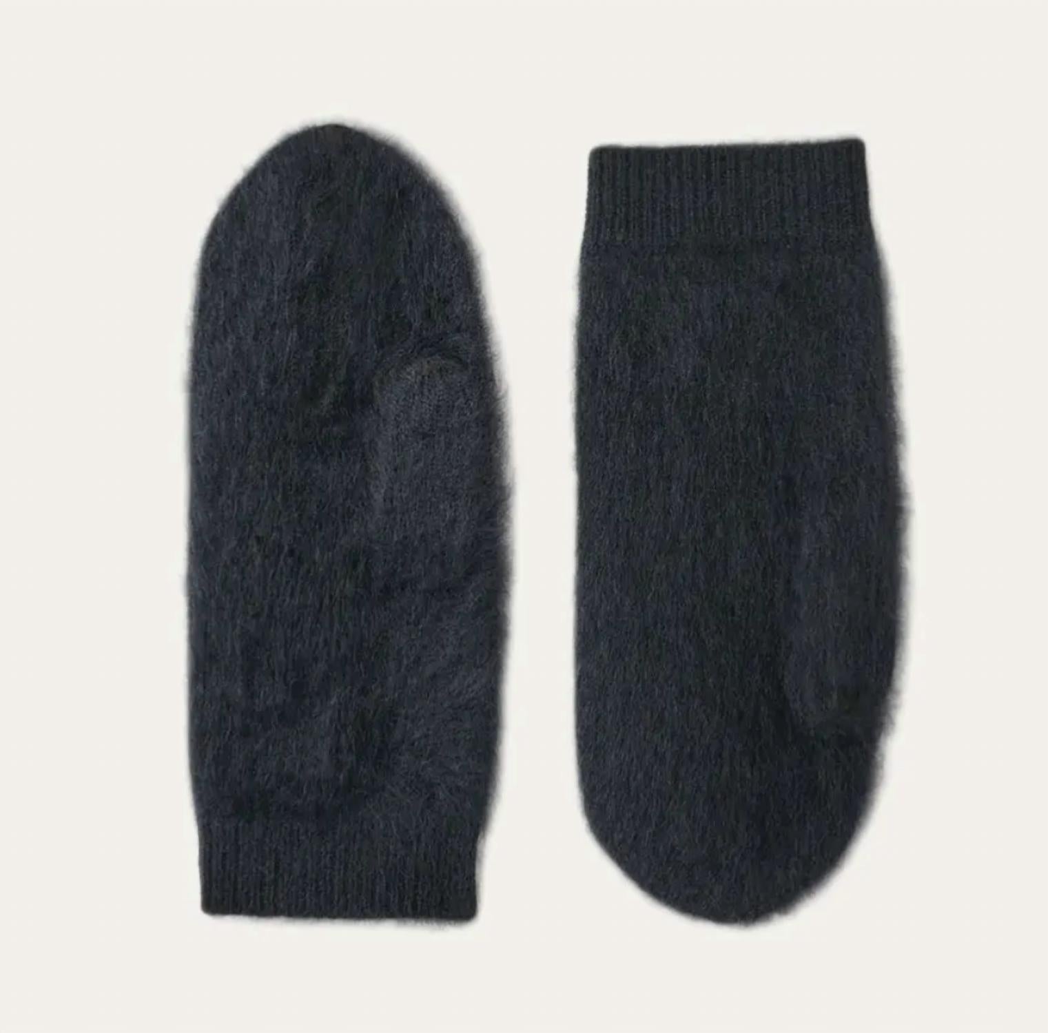 Lisa Yang - Brushed Mittens