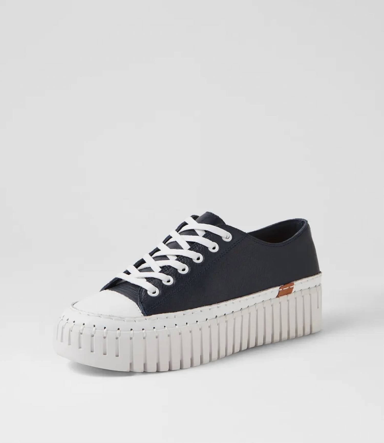 Django & Juliette - Women's Baselo Platform Sneaker