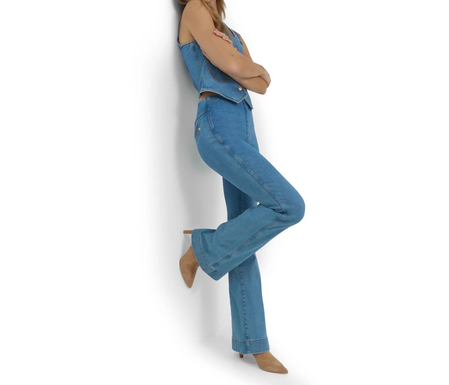 Wrangler - Lainey Wilson Novelty Pull-on Flare Jean
