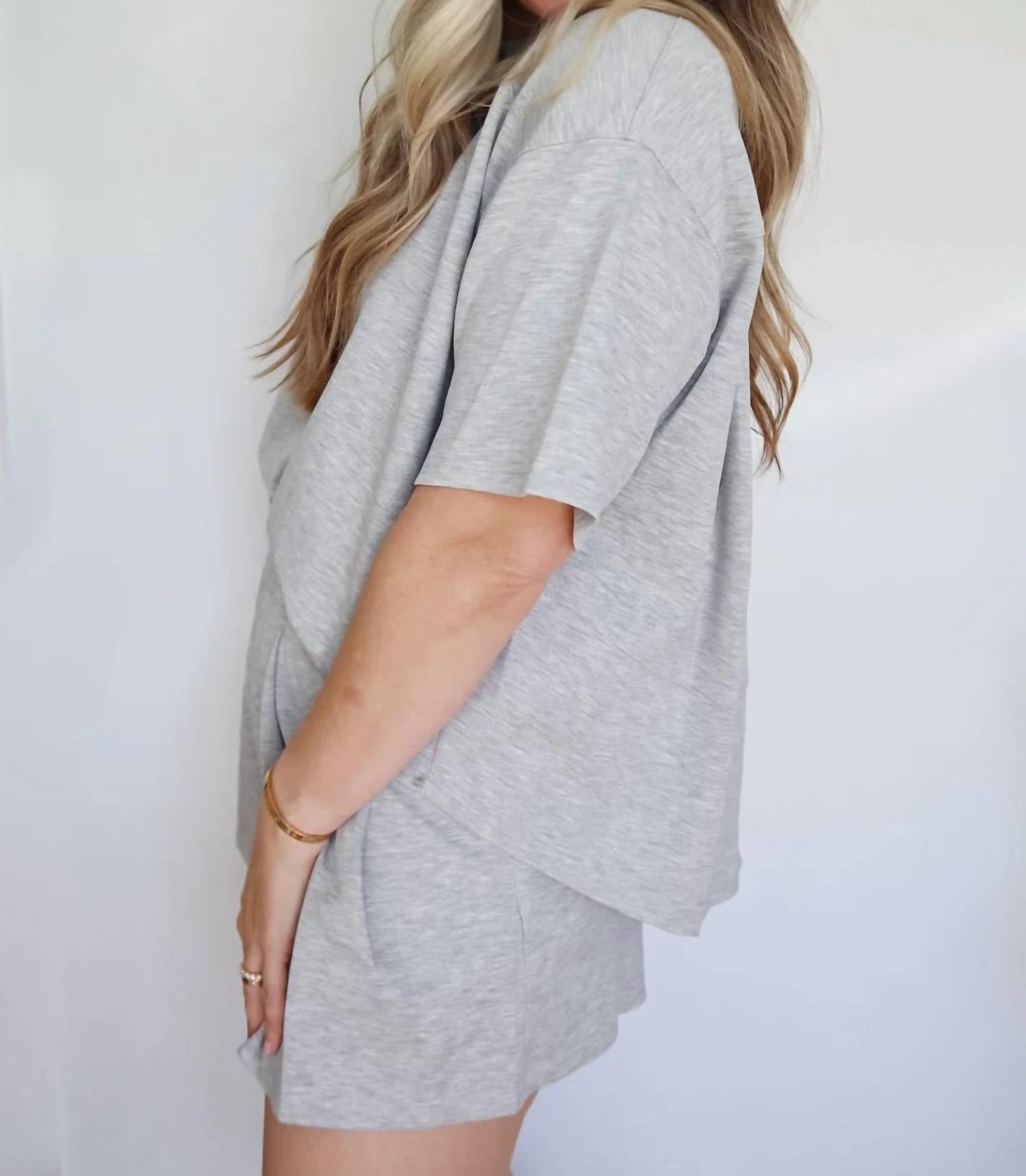 The Greii - Kristen Pleated Back Tee & Skort-style Shorts Set