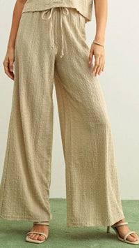 Miou Muse - Crinkled Fabric Sleeveless Button Front Top And Bottoms Set