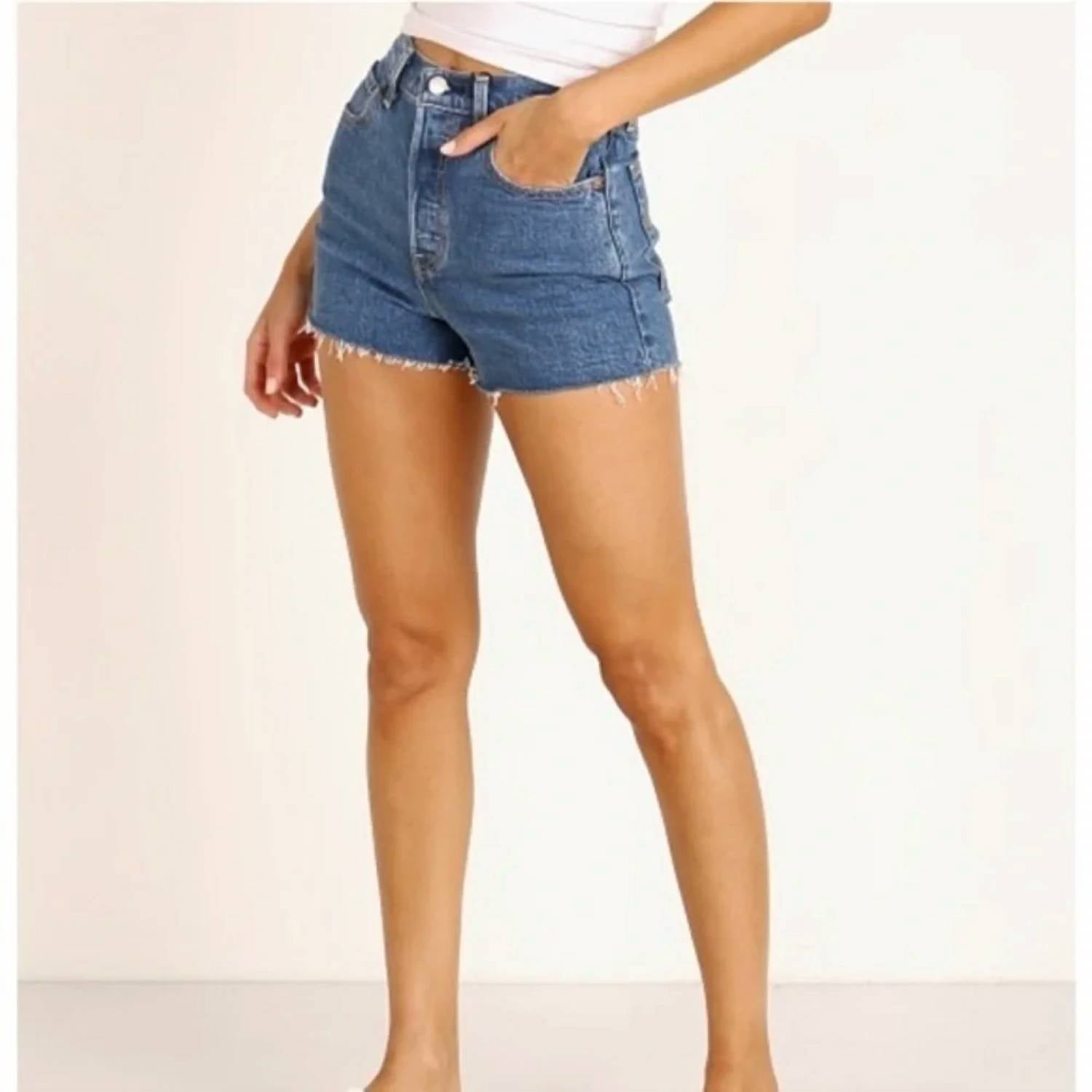 Levi'S - Ribcage Straight Leg Shorts