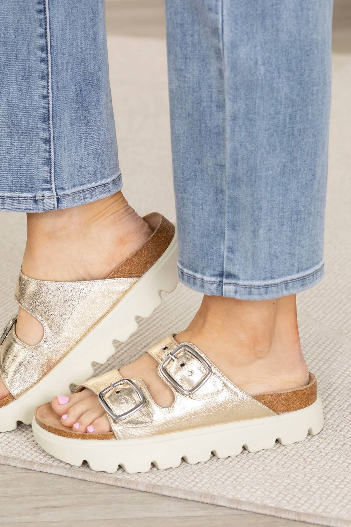 Hey Girl By Corkys - Women's Crinkle Metallic Sandal