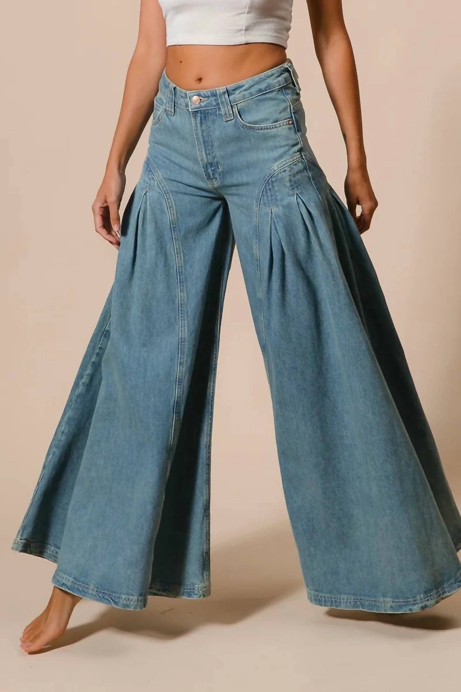 BiBi Pleated Detail Wide Jeans in denim - women's jeans - detail view