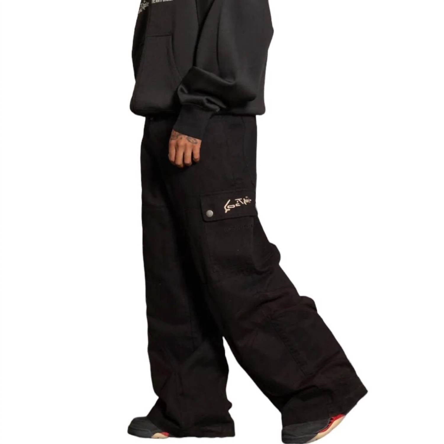 Loiter Anti Flow Cargo Pants in black - men's pants - detail view