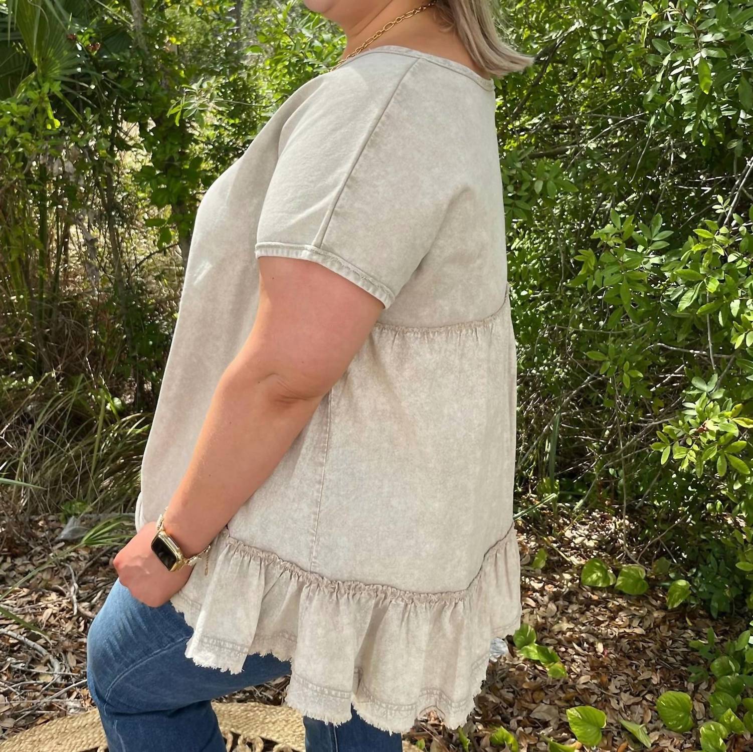 Easel - Ruffle Bottom Top