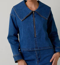 Sunday Edition - Evienne Peter Pan Collar Top