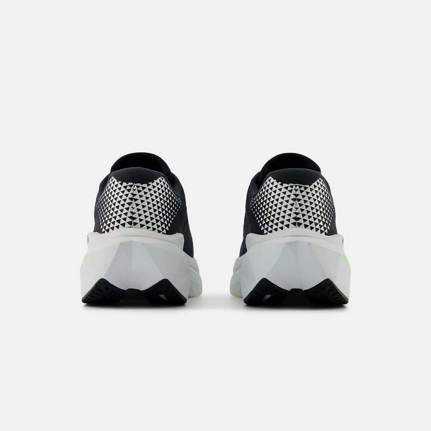 New Balance - Men's Fuelcell Supercomp Trainer V3 Running Shoes