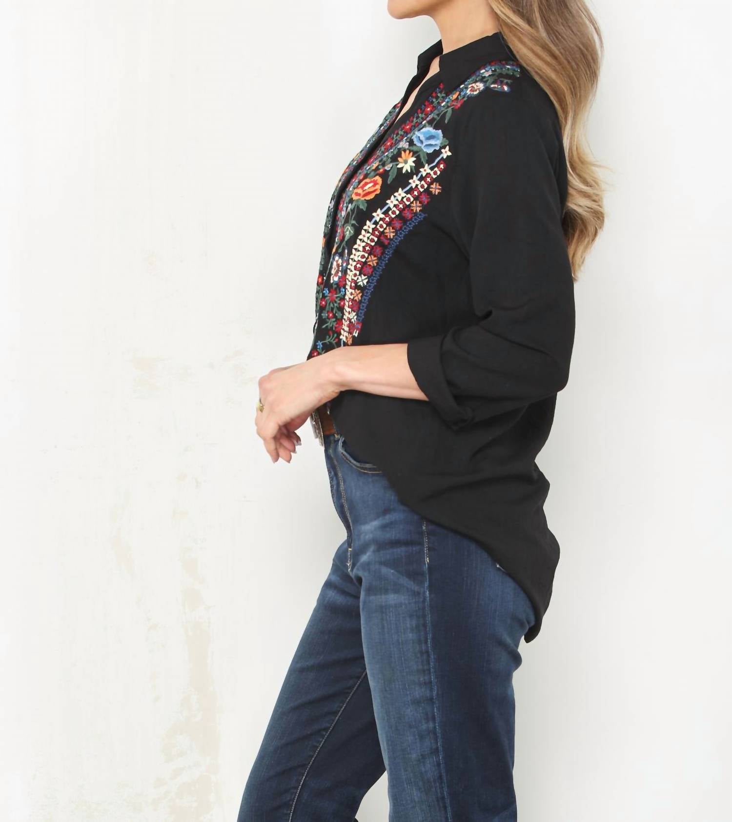 Paparazzi - Viscose Split Collar Embroidered Pull-Over Shirt