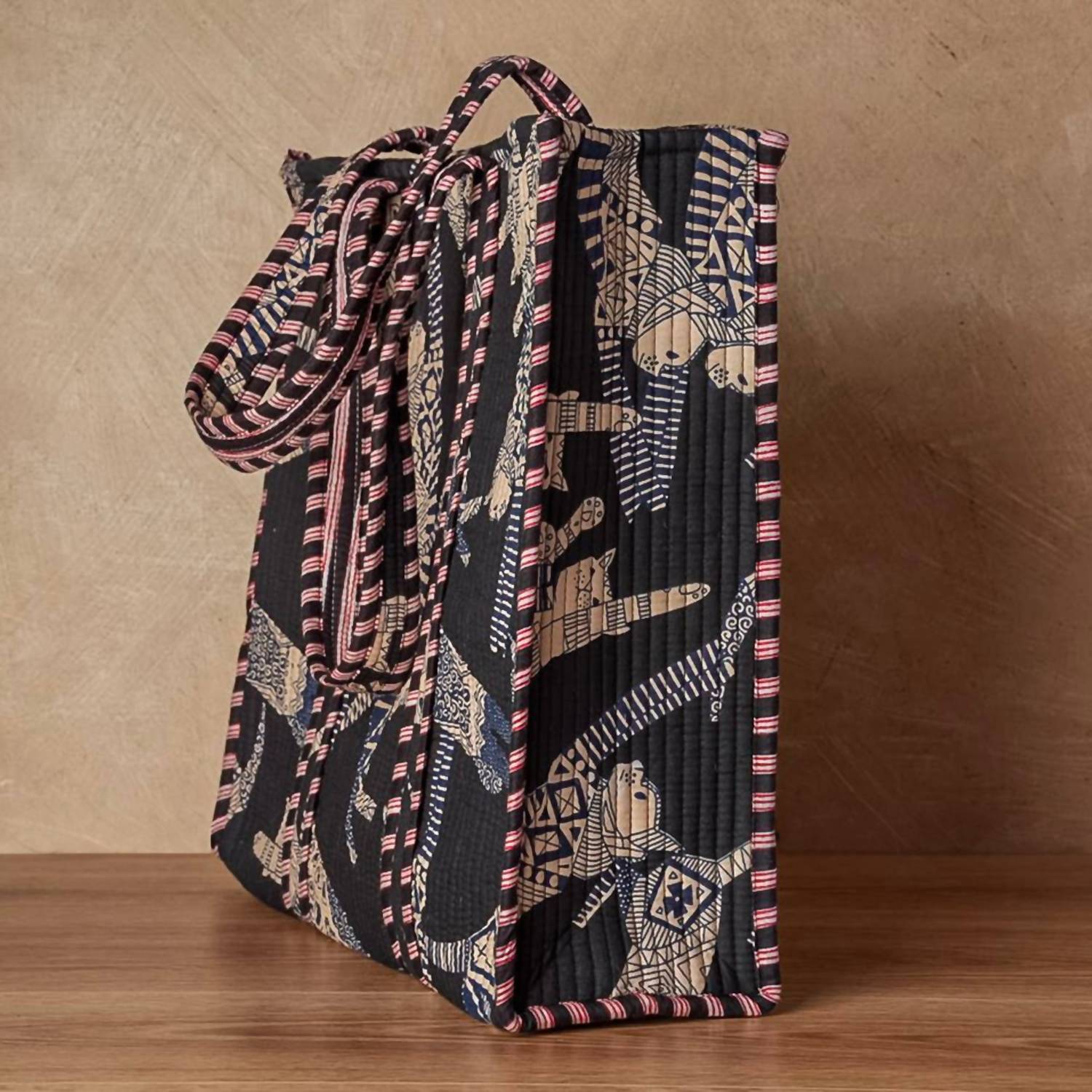 Verve Culture - Women's Quilted Tote Bag With Feline Designs