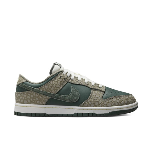 Nike - Men's Dunk Low Retro Premium Sneakers