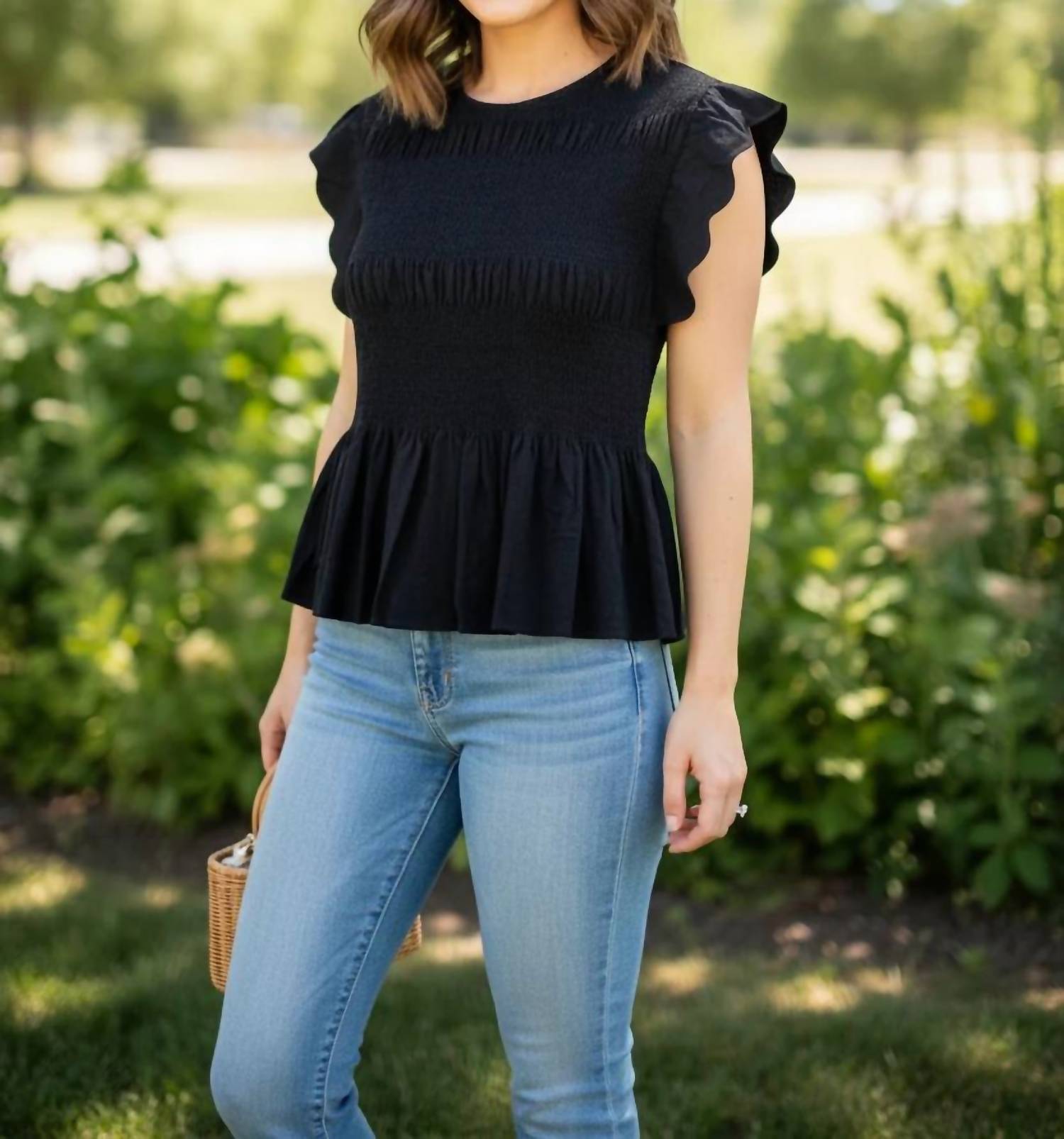 Umgee - Women's Linen Blend Scalloped Sleeve Smocked Top