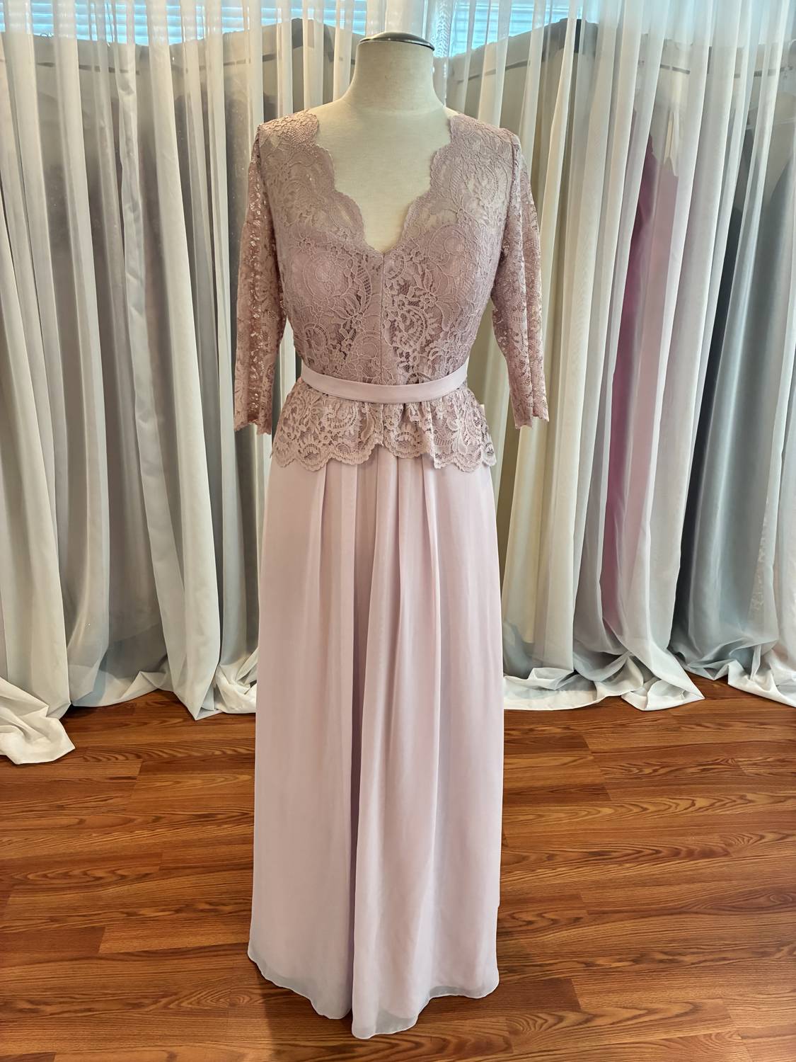 Jenny Packham - Women's Lace Peplum Maxi Gown