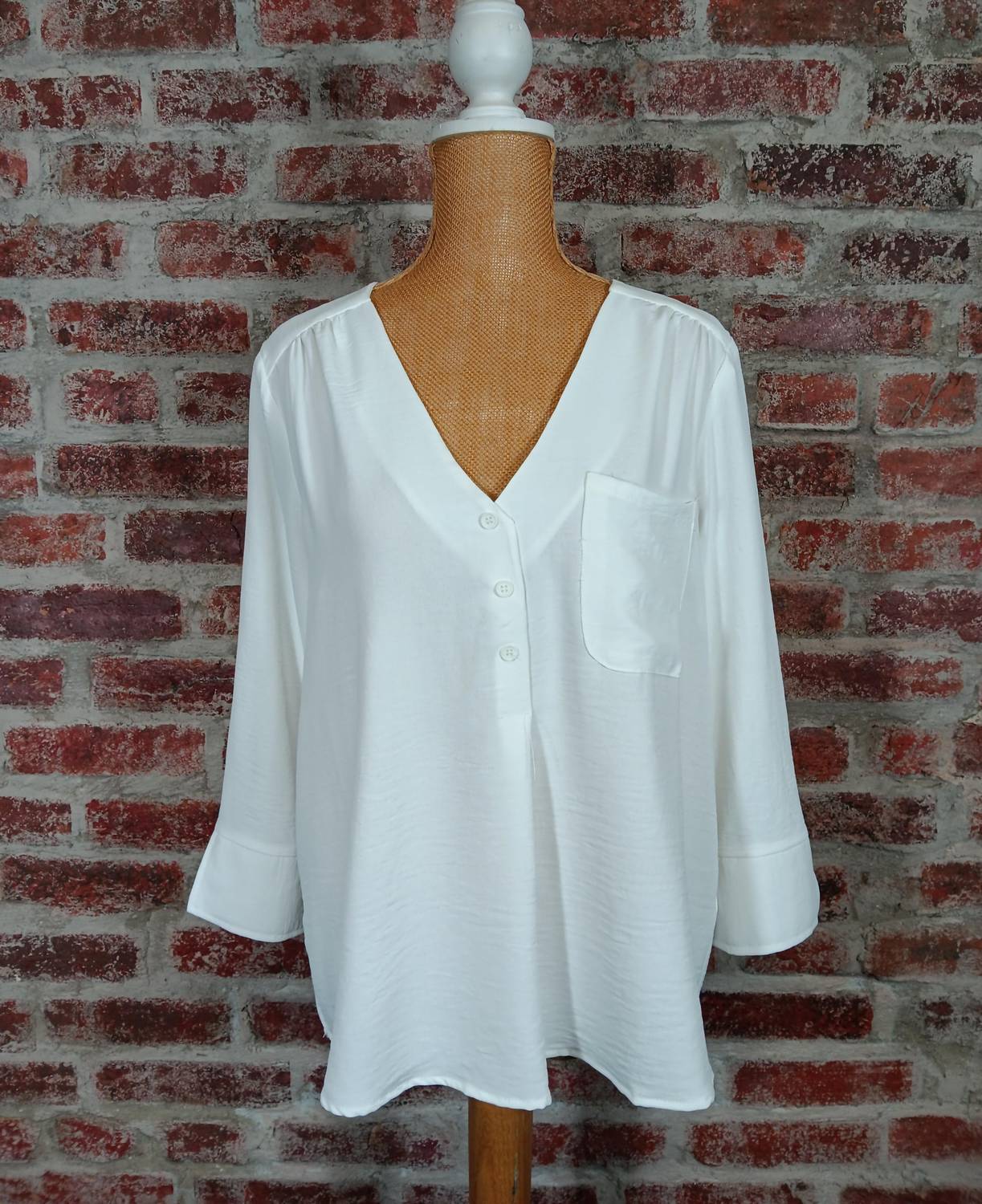 Keren Hart - Women's Long Sleeve V-neck Faux Button Blouse