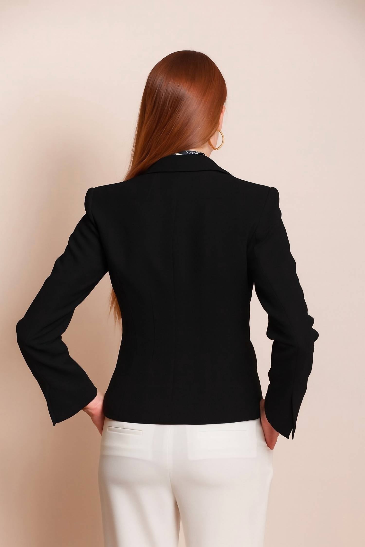 Jessie Liu - Tailored Short Jacket