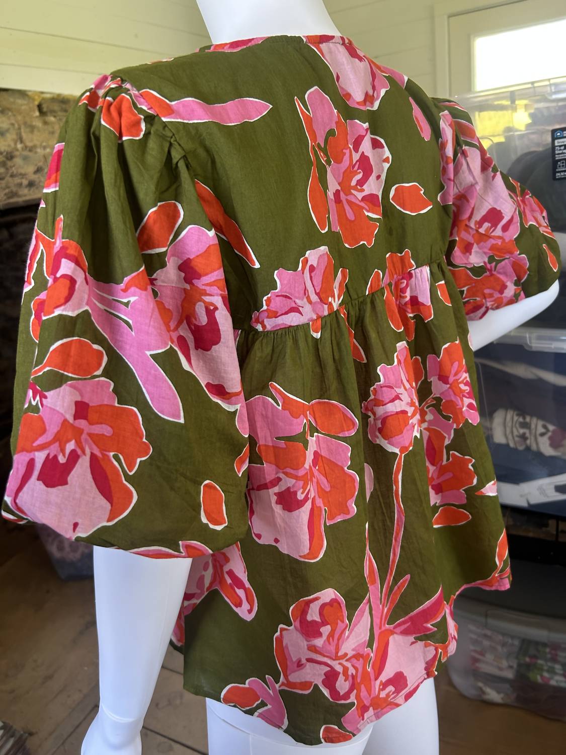 Thml - Women's Puff Sleeve Flower Top