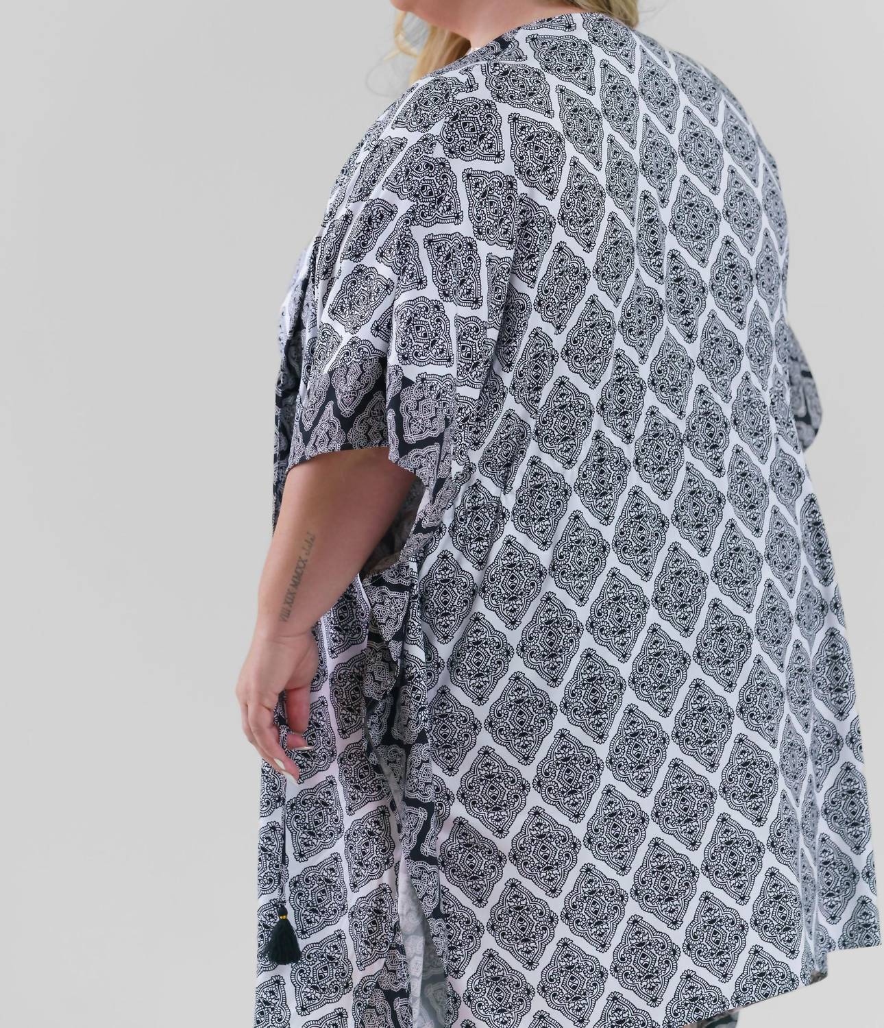 La Blanca - Oasis Front Tie Kimono