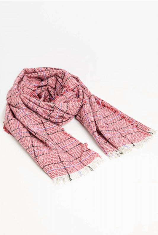 Q2 - Women's Checkered Scarf