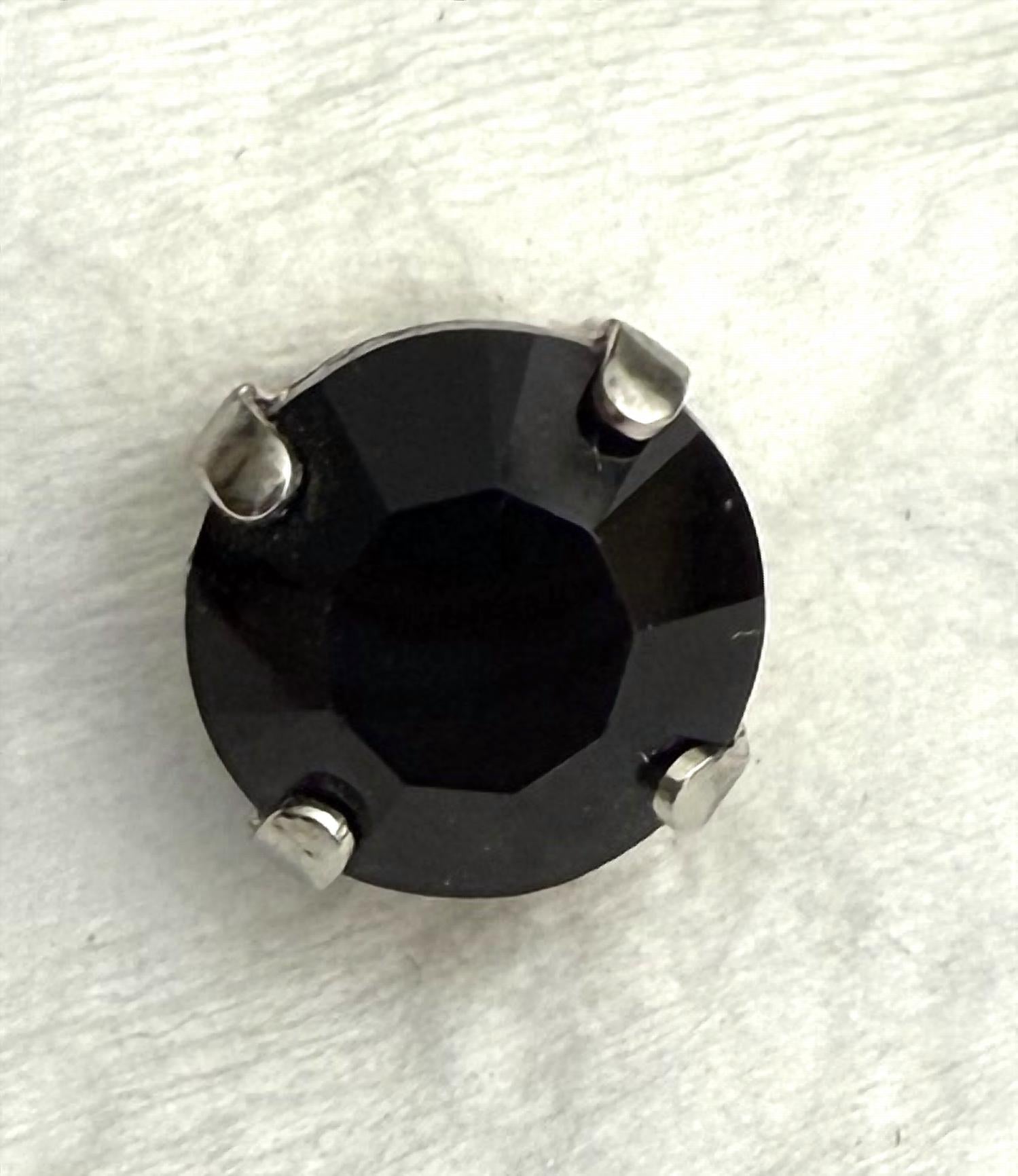 Mariana - Women's Studs Earrings