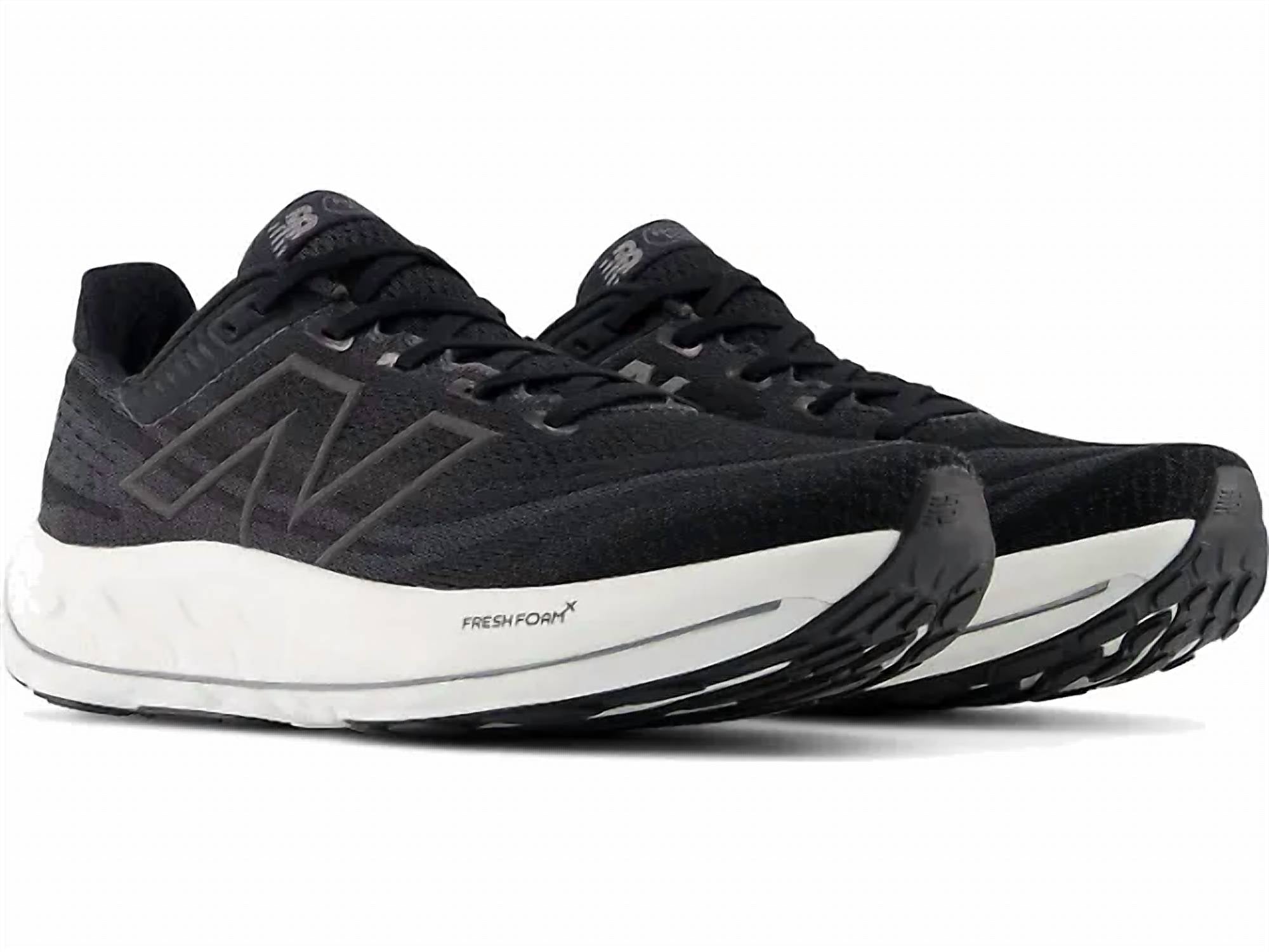 New Balance Men's Vongo 6 Running Shoes in black - men's shoe