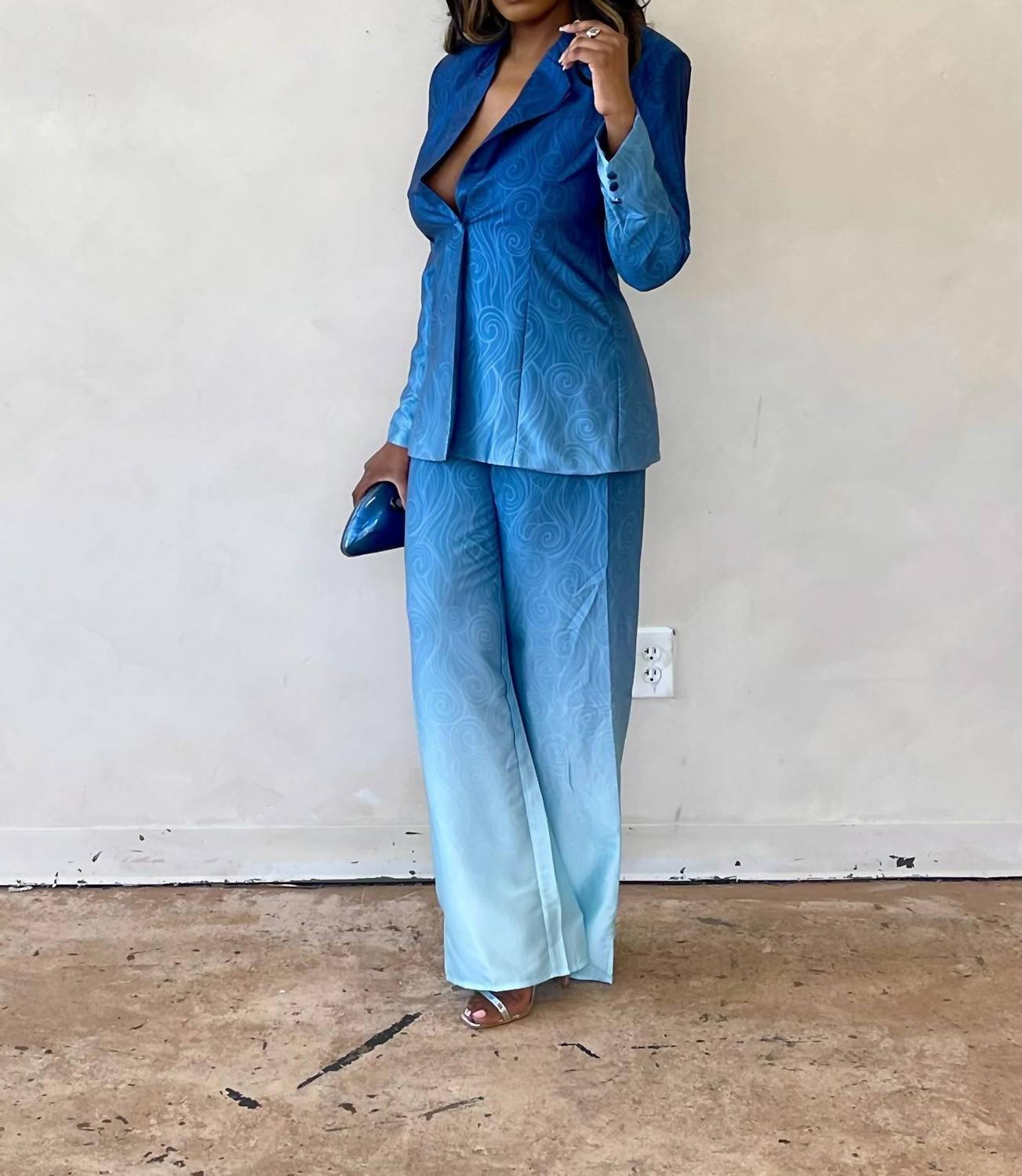 The Sang - She E O Ombre Blazer Pant Suit Set