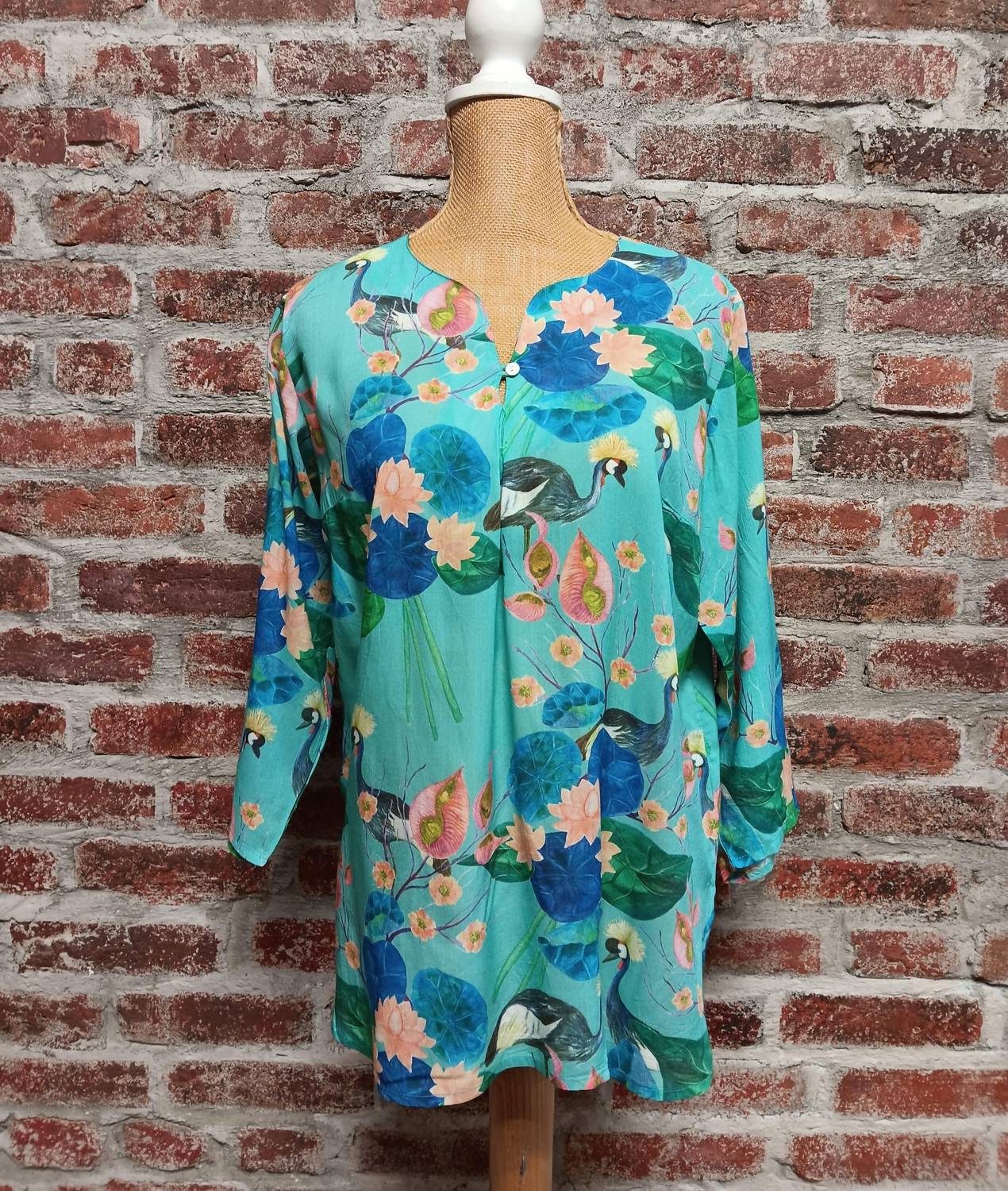 Dolma - Water Lily Print Three-quarter Sleeve Top